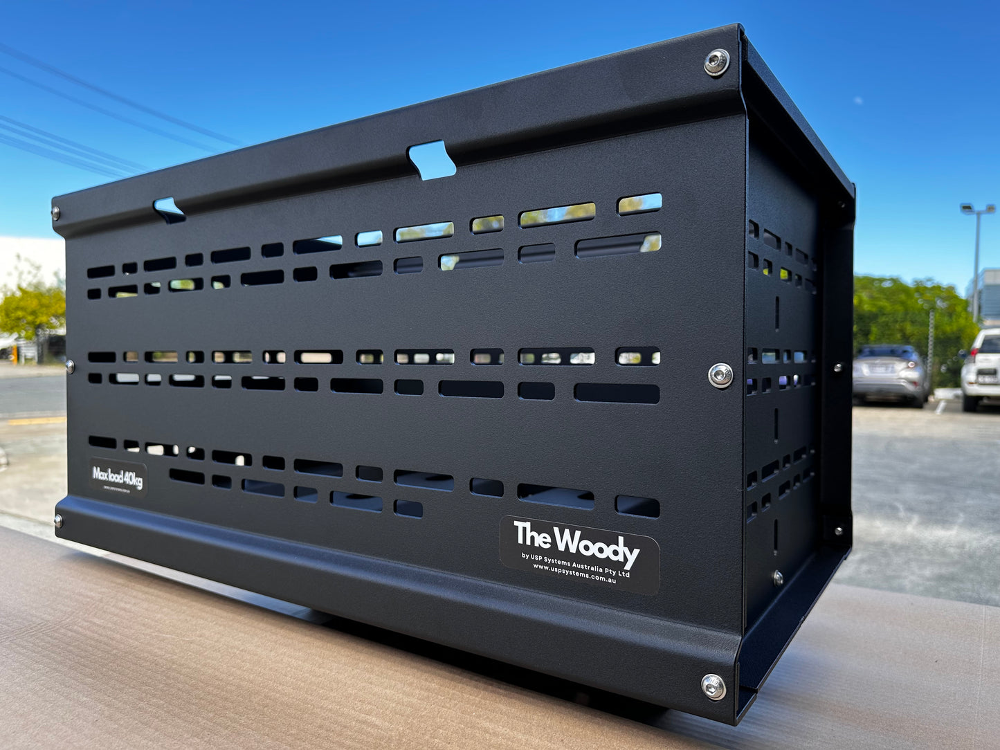 The Woody & Mounting Bracket